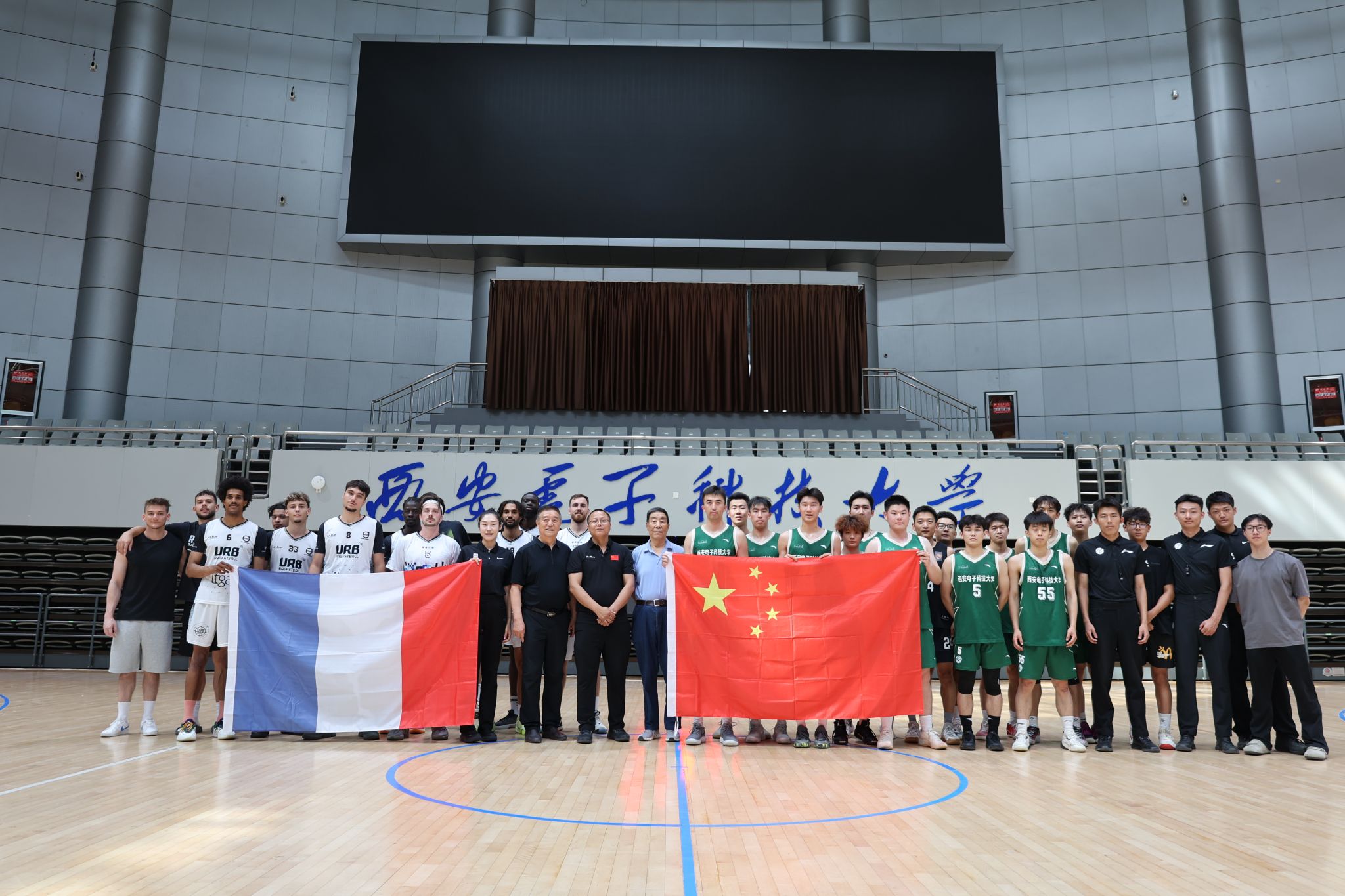 画面中用简 画面中用简