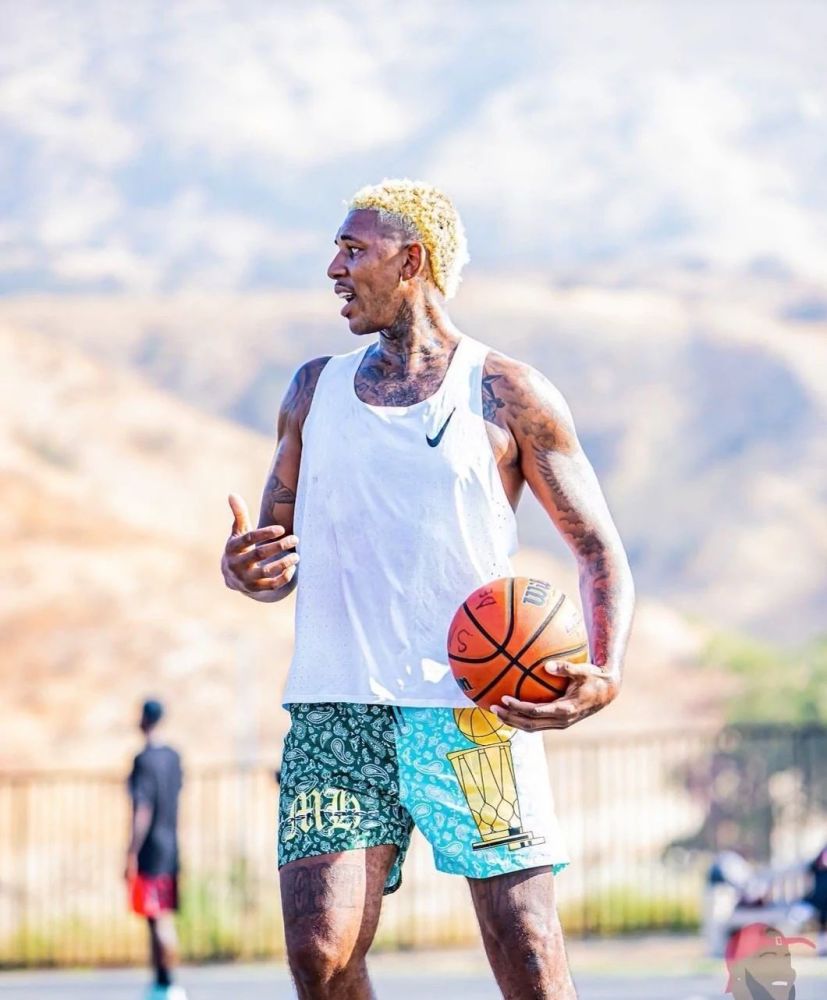 中后场保持 中后场保持