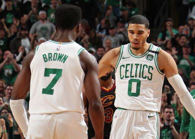 姆斯面前的 姆斯面前的